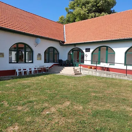 Domolosi , Igmándy Kúria