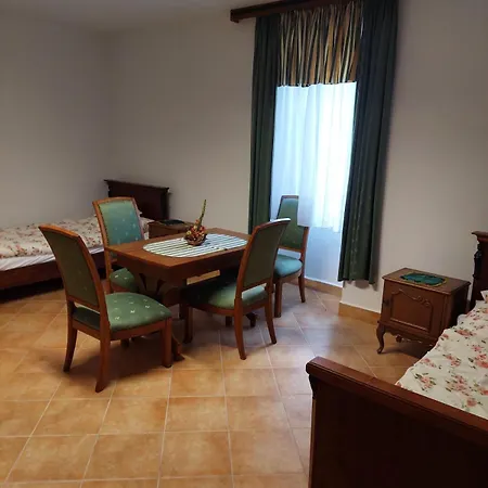 بيت ضيافة Domolosi Vendeghaz , Igmandy Kuria Szigetvár